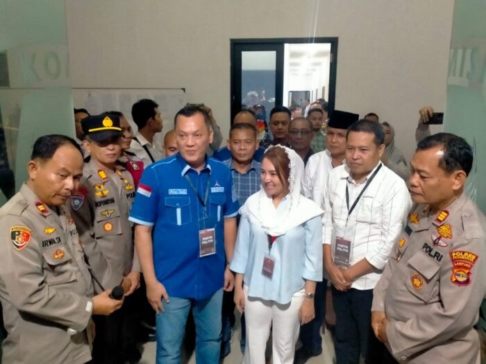 Berkas Elin Septiani Bakal Calon Bupati Pesawaran Di Kembalikan KPU Pesawaran, Tidak Memenuhi Syarat (TMS)