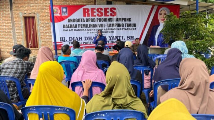 Warga Lamtim Keluhkan Jalan Rusak ke Anggota DPRD Lampung