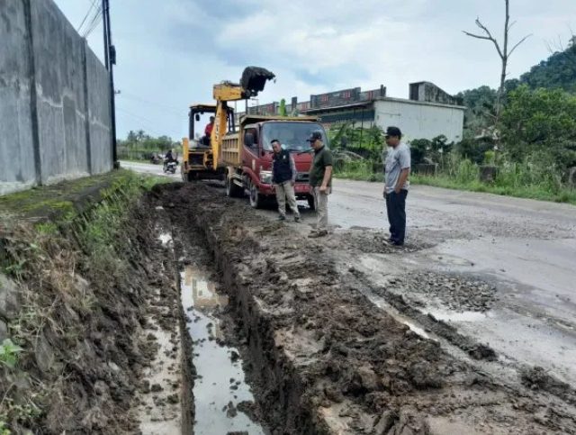 Walikota Bandar Lampung Instruksikan Dinas PUPR Terjunkan Alat Berat, Tangani Wilayah Pasca Terdampak Banjir