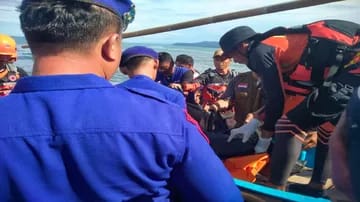 Remaja Terseret Ombak Di Pantai Mandiri Pesisir Barat Di Temukan Meninggal Dunia