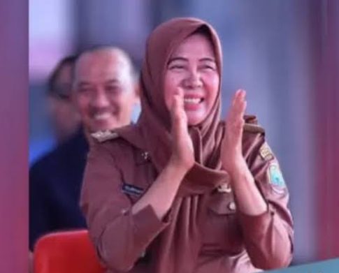 Buntut Viral Jalan Ditanami Lele, Camat Palas Surhayanah Dicopot dari Jabatannya