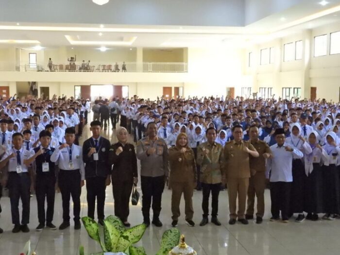 Walikota Bandar Lampung Eva Dwiana, Buka Satgas Pelajar (RETINA)