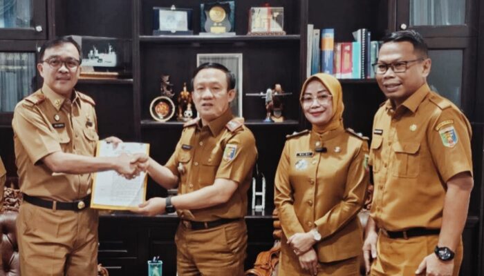 Dr. Agus Nompitu Kembali Di Aktifkan Kembali Oleh Gubernur Lampung Sebagai Kadisnaker
