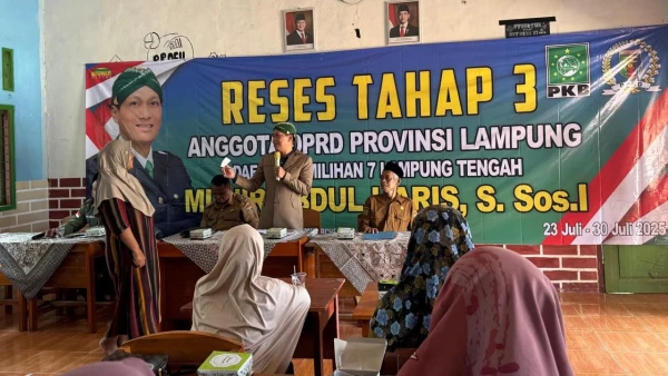 Munir Abdul Haris Salurkan PIP Kepada Ribuan Pelajar Di Lampung Tengah