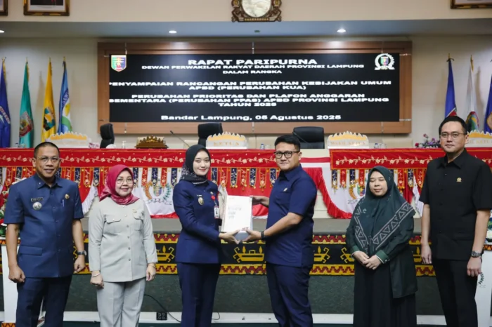 Pemprov Lampung Serahkan KUA-PPAS Tahun 2025 Dan 2026 Kepada DPRD Lampung