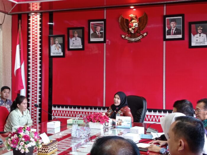 Bunda Eva Temui Guru Honorer Di Bandar Lampung Yang Pertanyakan Kejelasan Status Pengangkatan