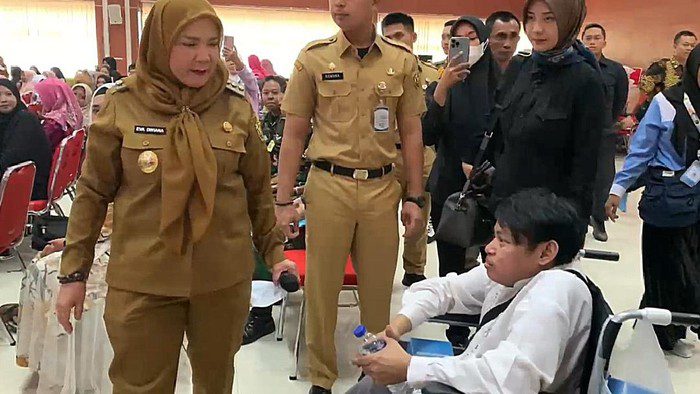 Bunda Eva Lepas 530 Jemaah Umroh Gratis
