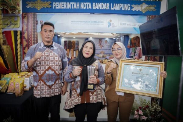 Pemkot Bandar Lampung Raih Penghargaan Kelurahan Berprestasi Tingkat Nasional