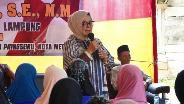 Sosialisasi Perda Rembug Desa, Elly Wahyuni Ajak Warga Utamakan Musyawarah